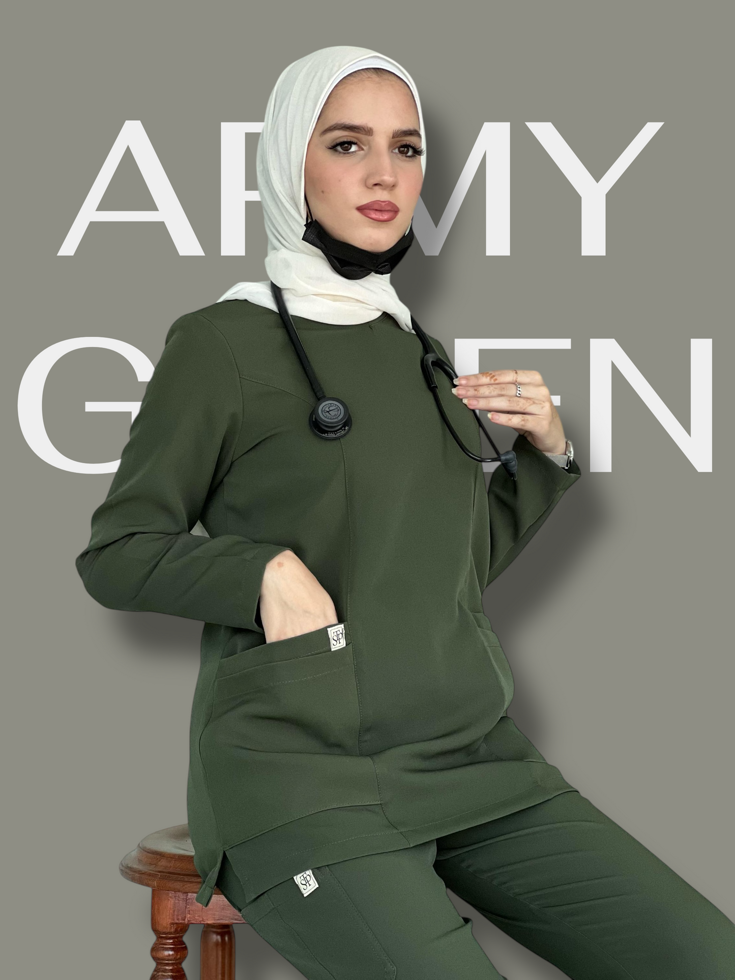 سكراب باللون جيشي بأكمام طويلة